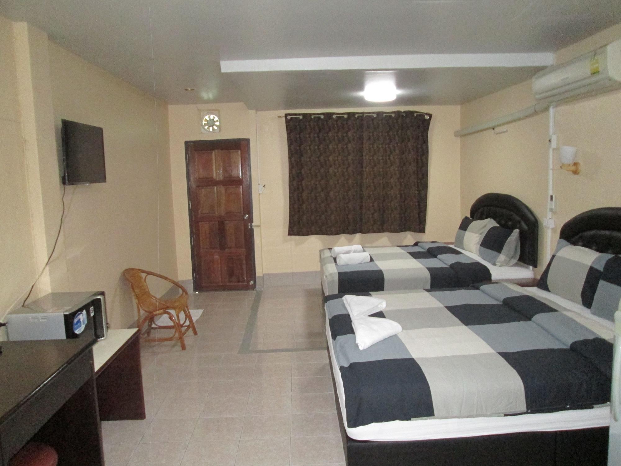 Pineapple Guesthouse Karon Exterior foto