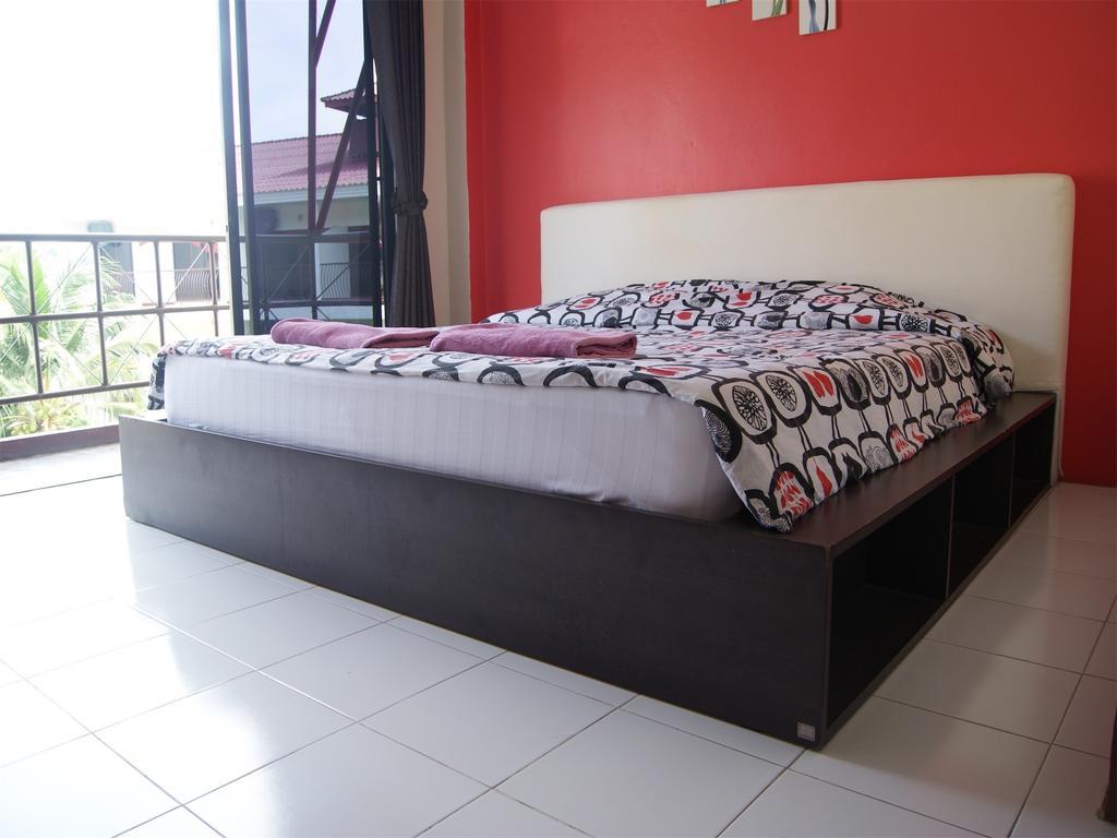Pineapple Guesthouse Karon Quarto foto