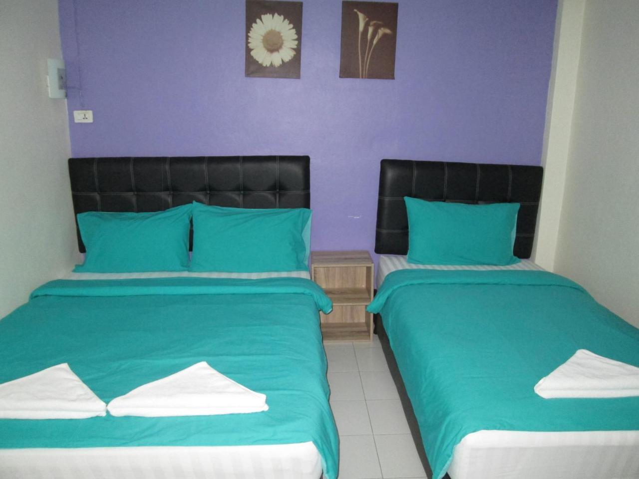 Pineapple Guesthouse Karon Exterior foto